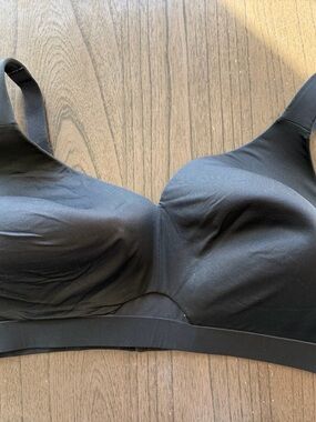 Cacique 48DDD Bra Black Lightly Lined No Wire Back Closure Wireless Stretch